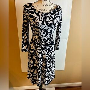 Enfocus Studio Midi Dress. 3/4 Sleeves. Beautiful patterned black and white.